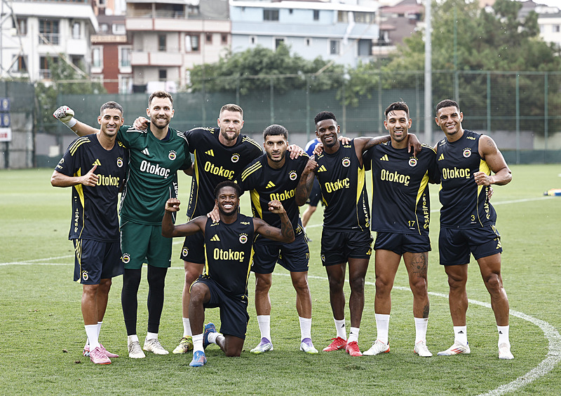 TRANSFER HABERİ: Fenerbahçeli yıldıza flaş talip! Feyenoord maçında izleyecekler