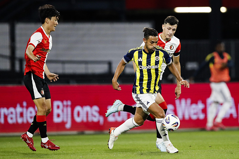 Hollanda basınında gündem Feyenoord-Fenerbahçe maçı! İşte atılan manşetler