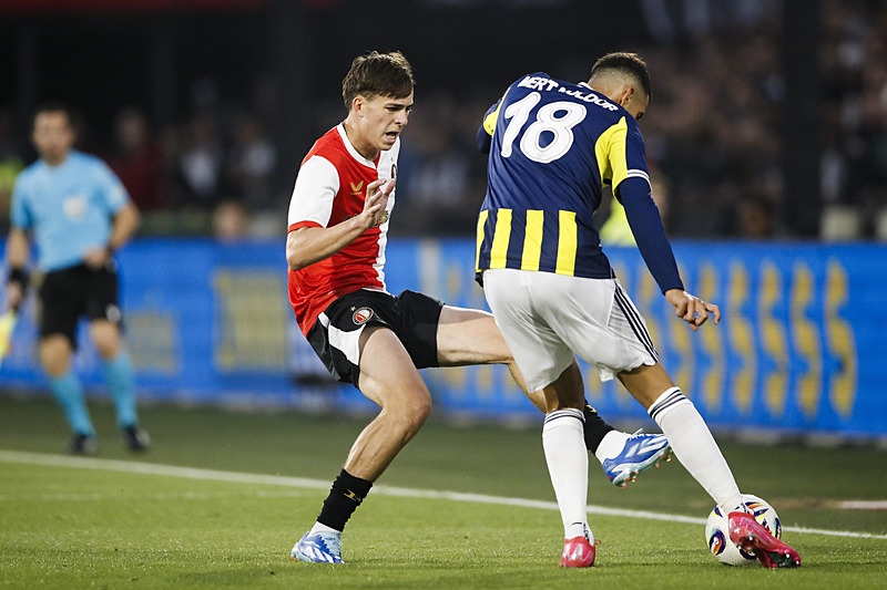Hollanda basınında gündem Feyenoord-Fenerbahçe maçı! İşte atılan manşetler