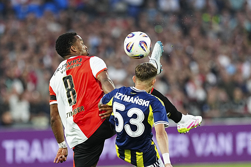 Hollanda basınında gündem Feyenoord-Fenerbahçe maçı! İşte atılan manşetler