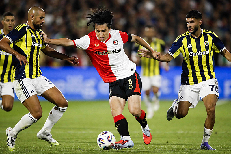 Hollanda basınında gündem Feyenoord-Fenerbahçe maçı! İşte atılan manşetler