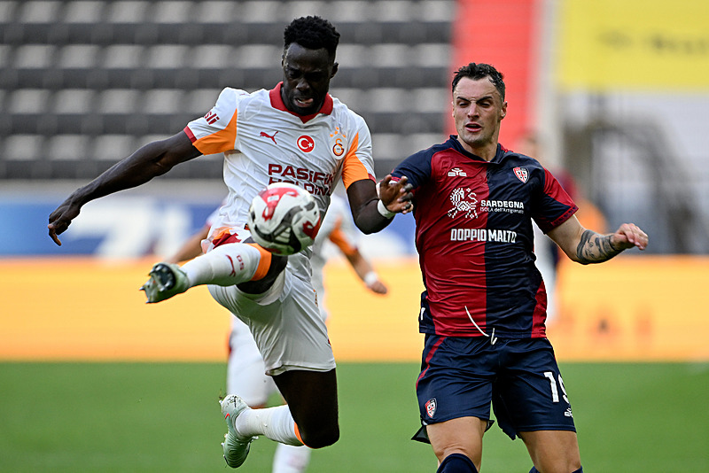 Galatasaray’da Davinson Sanchez ile sözleşme görüşmeleri devam ediyor! İşte talep ettiği maaş