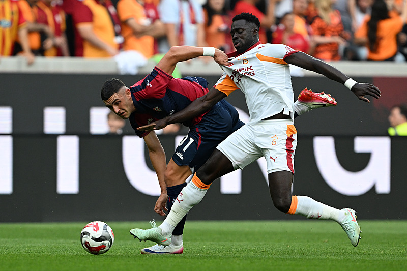 Galatasaray’da Davinson Sanchez ile sözleşme görüşmeleri devam ediyor! İşte talep ettiği maaş