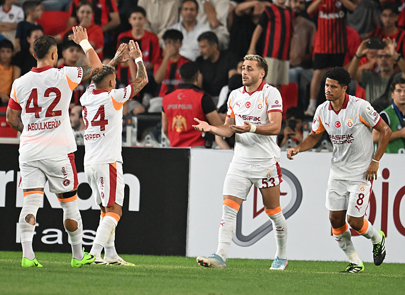 TRANSFER HABERİ: Galatasaray’da Sacha Boey heyecanı! Alman basını flaş gelişmeyi duyurdu