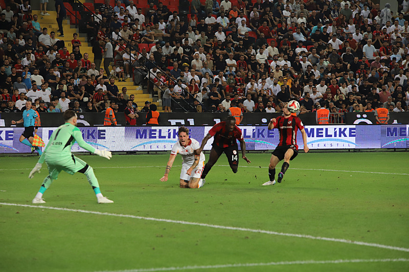 Spor yazarları Gaziantep FK - Galatasaray maçını yorumladı!