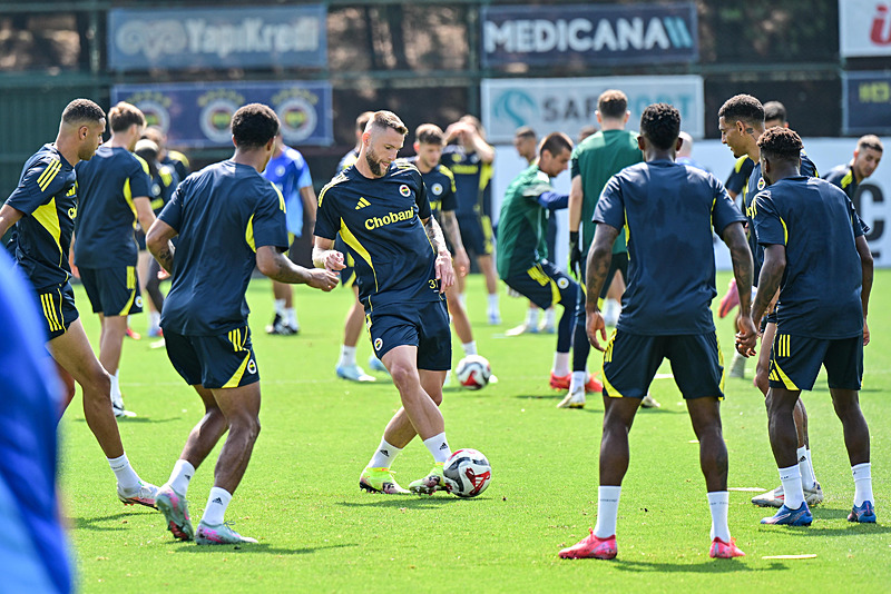 Jose Mourinho’dan radikal karar! İşte Fenerbahçe’nin Feyenoord maçı 11’i