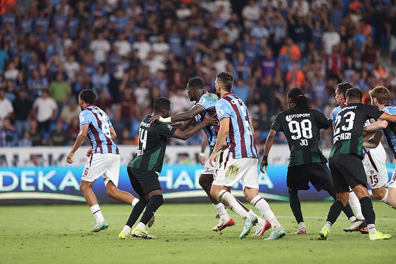 Spor yazarları Trabzonspor’un galibiyetini değerlendirdi! Böyle güzel bir atmosfer...