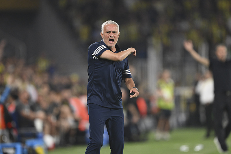 Usta yazardan Fenerbahçe-Feyenoord maçını değerlendirdi:  Kadıköy ruhu