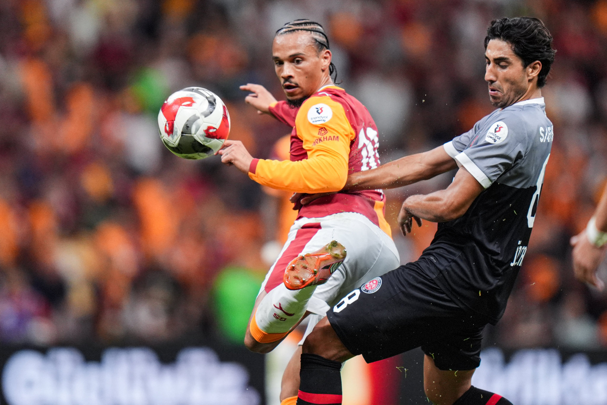 Galatasaray’dan orta sahaya fırsat transferi!