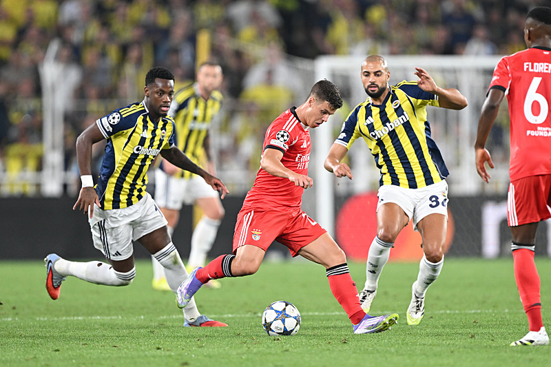 Spor yazarları Fenerbahçe - Benfica maçını değerlendirdi