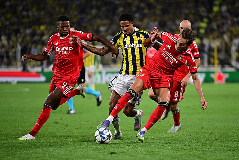 Spor yazarları Fenerbahçe - Benfica maçını değerlendirdi
