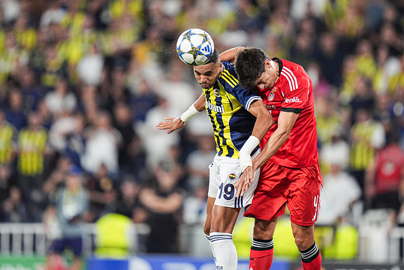 Spor yazarları Fenerbahçe - Benfica maçını değerlendirdi