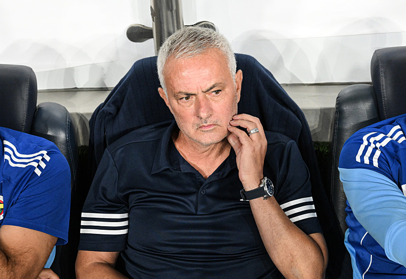 FENERBAHÇE HABERİ | Jose Mourinho’ya Premier Lig’den ilgi! Adaylar arasında