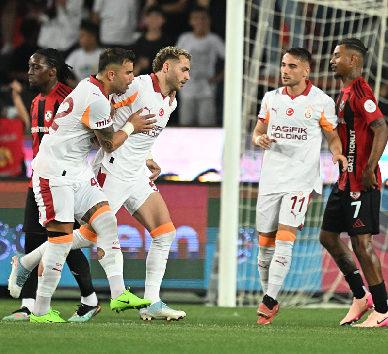 GALATASARAY TRANSFER HABERİ - Barış krizi tatlıya bağlandı ama...