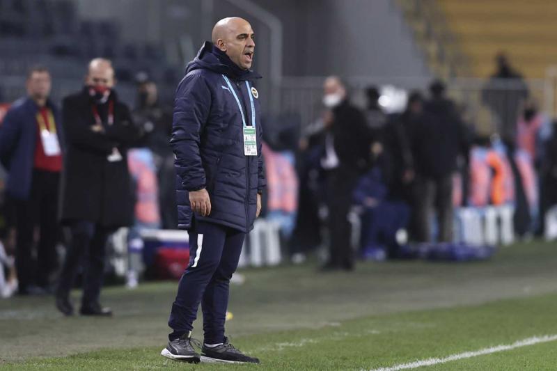 Fenerbahçe’ye hoca dayanmıyor! 7 sene 11 teknik direktör