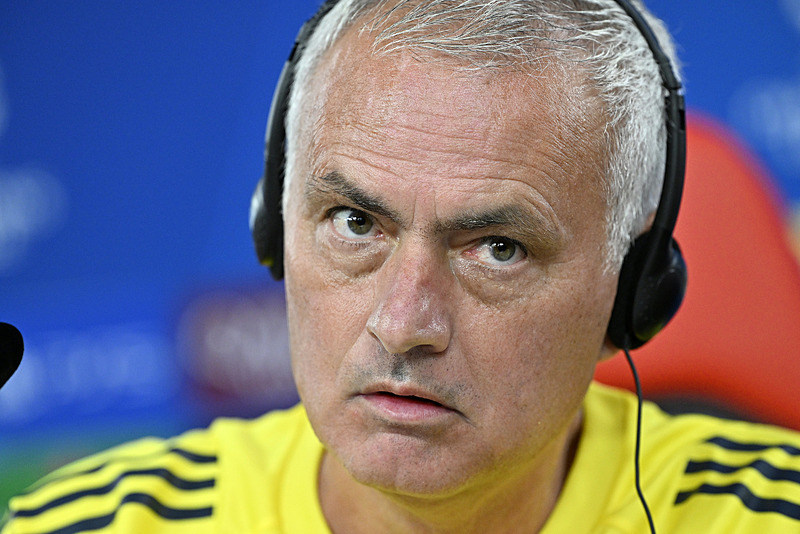 Fenerbahçe’ye hoca dayanmıyor! 7 sene 11 teknik direktör