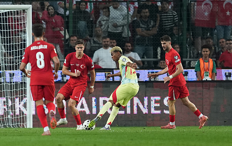 Ahmet Çakar’dan Türkiye-İspanya maçı sonrası sert eleştiri!