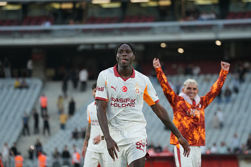 Spor yazarlarından Cimbom’un yıldızına övgü: G.Saray ruhunu canlandırdı