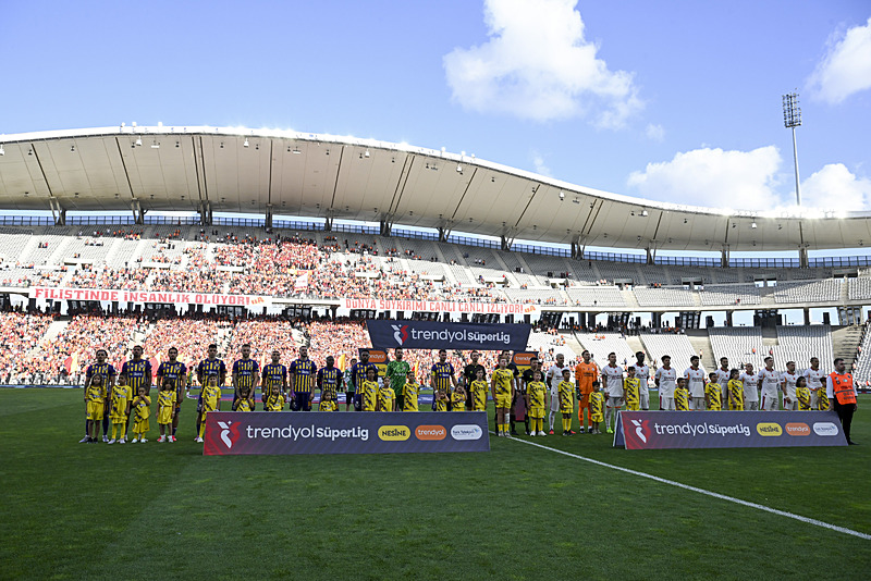Spor yazarlarından Cimbom’un yıldızına övgü: G.Saray ruhunu canlandırdı