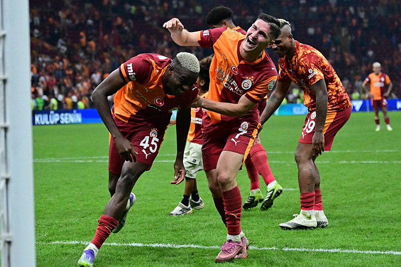 Osimhen’den müjdeli haber! Sahalara dönüş tarihi belli oldu!