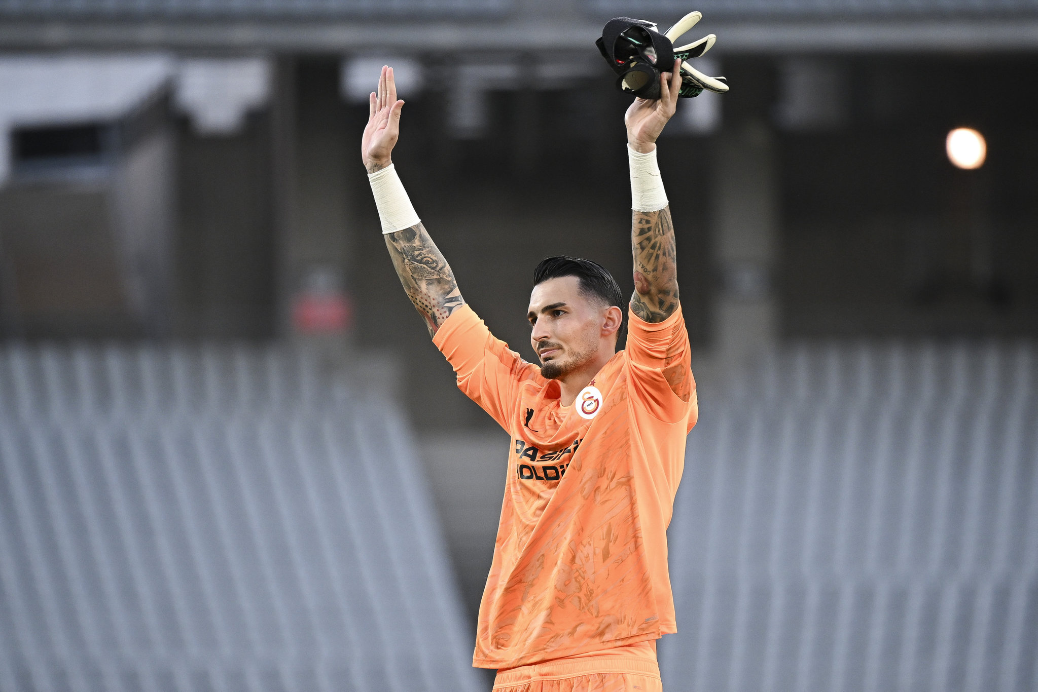 Uğurcan Çakır için özel madde! Frankfurt maçında...