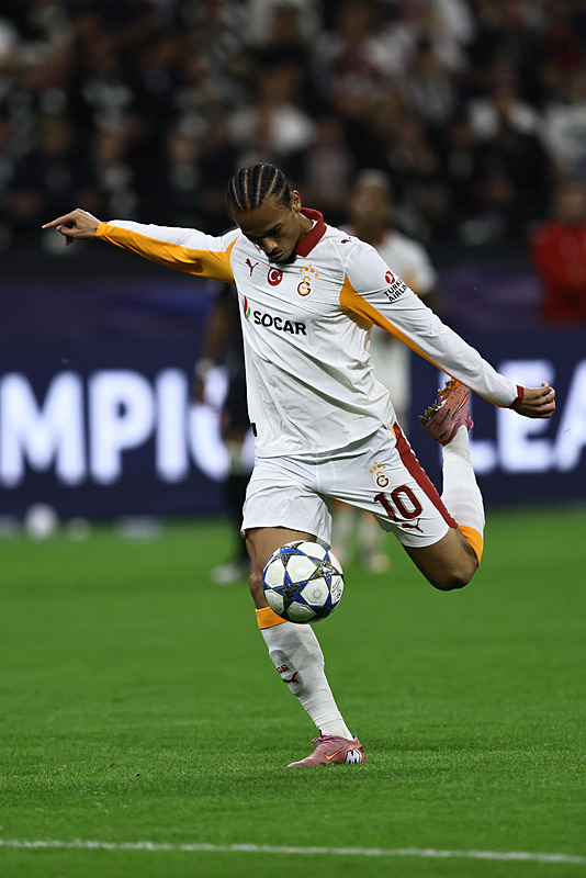 Galatasaray taraftarı endişeli! Sane ve Zaha...