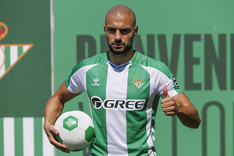 Real Betis’te Sofyan Amrabat seferberliği! Taraftarlar harekete geçti!