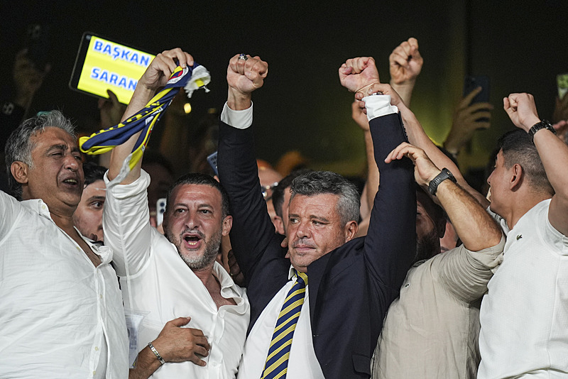 Fenerbahçe’yi bekleyen tehlike’yi Ahmet Çakar açıkladı!