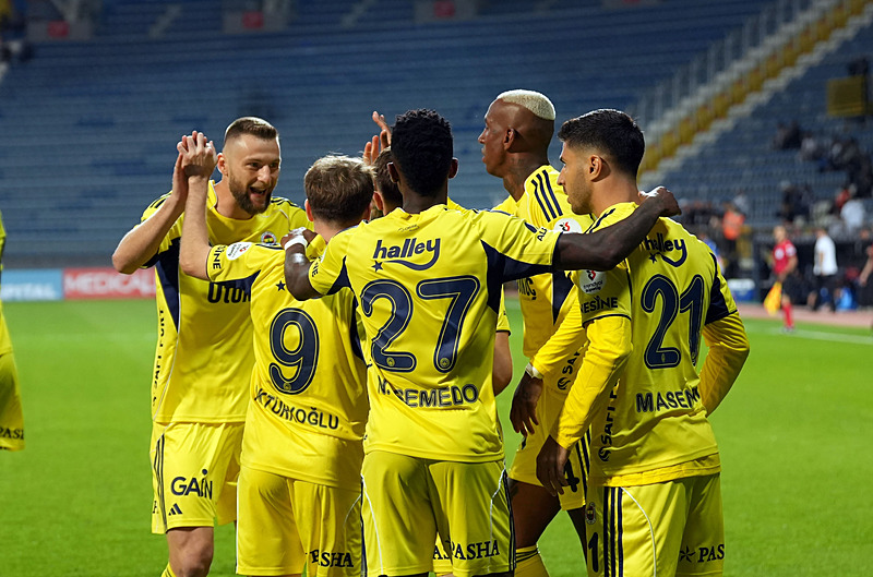 Tedesco’dan büyük sürpriz! İşte Fenerbahçe’nin Dinamo Zagreb maçı muhtemel 11’i
