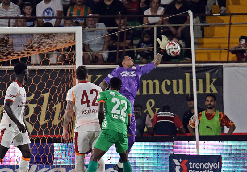 Spor yazarları Corendon Alanyaspor-Galatasaray maçını yorumladı