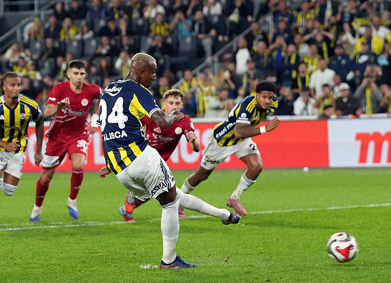 Ahmet Çakar’dan flaş Fenerbahçe yorumu: Övgüyü hak eden neredeyse hiçbir futbolcu yok