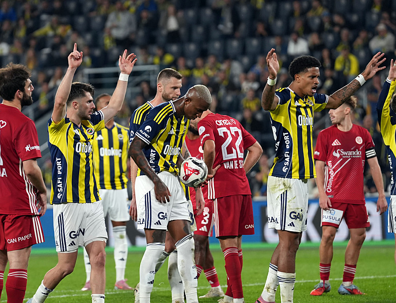 Ahmet Çakar’dan flaş Fenerbahçe yorumu: Övgüyü hak eden neredeyse hiçbir futbolcu yok