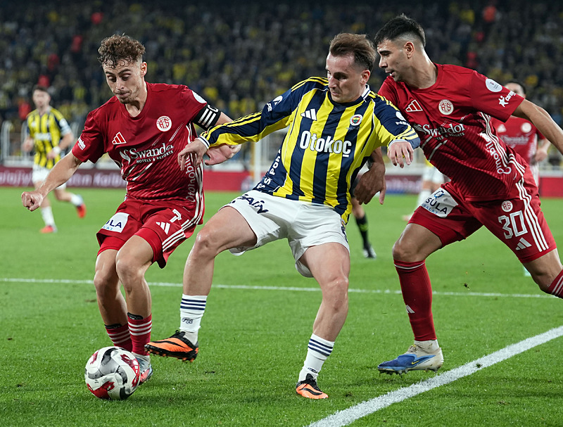 Spor yazarları Fenerbahçe’nin galibiyetini değerlendirdi
