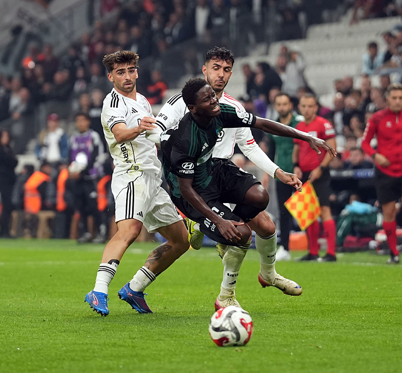 Spor yazarları Beşiktaş-Kocaelispor maçını değerlendirdi! 2. yarıda takımı neden geri çektiğini anlamadım