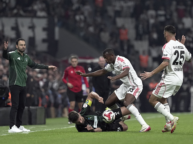 Spor yazarları Beşiktaş-Kocaelispor maçını değerlendirdi! 2. yarıda takımı neden geri çektiğini anlamadım