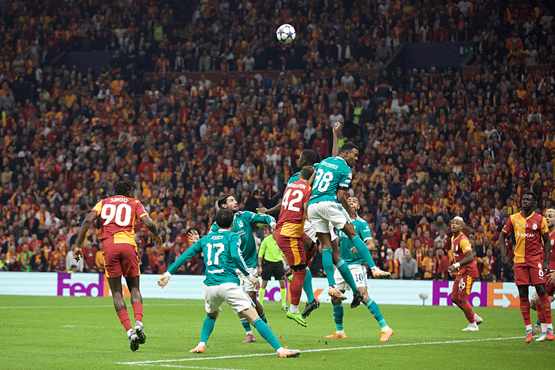 Spor yazarları Galatasaray-Liverpool maçını değerlendirdi! İngilizlere futbol dersi verdi