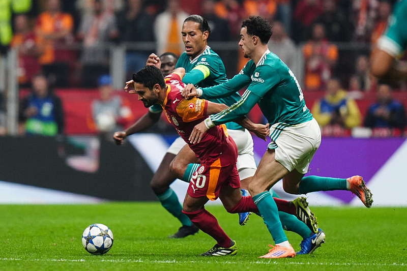 Spor yazarları Galatasaray-Liverpool maçını değerlendirdi! İngilizlere futbol dersi verdi