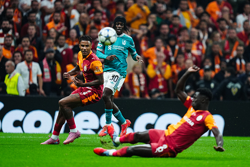 Spor yazarları Galatasaray-Liverpool maçını değerlendirdi! İngilizlere futbol dersi verdi