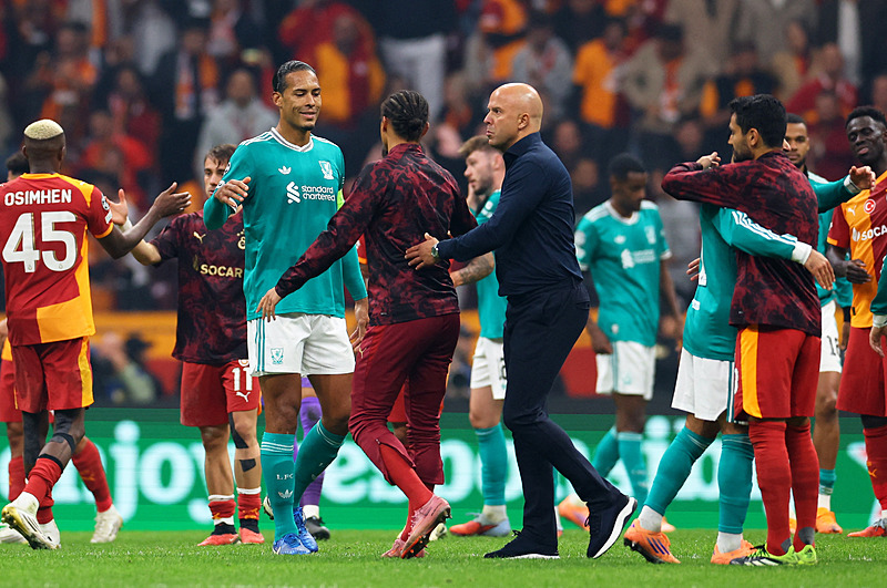 Liverpool Teknik Direktörü Arne Slot Galatasaray’ı unutamıyor! Bir açıklama daha geldi