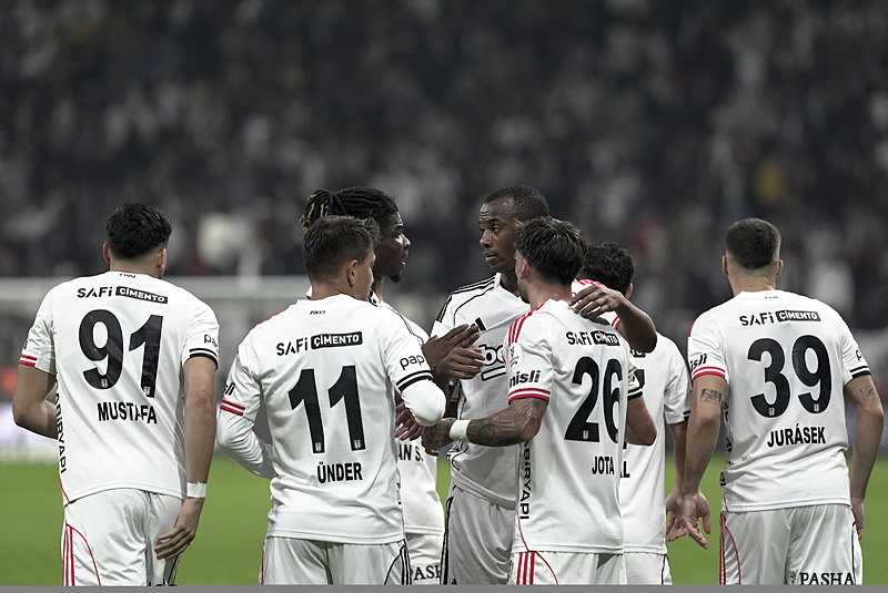 Zirvede büyük heyecan! İşte Galatasaray-Beşiktaş derbisinin 11’leri