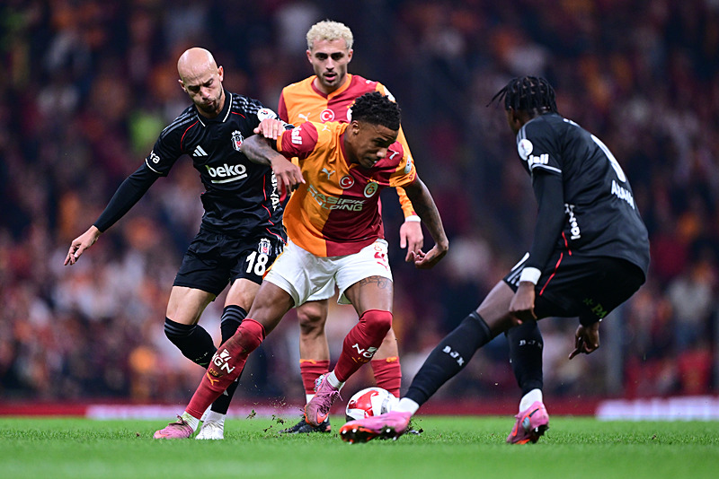Galatasaray’a Ismail Jakobs şoku!