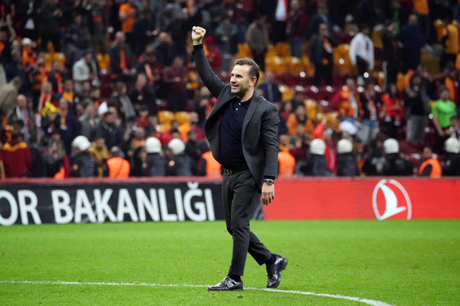 Galatasaray Okan Buruk’la nikah tazeliyor! Yeni sözleşme o tarihte açıklanacak