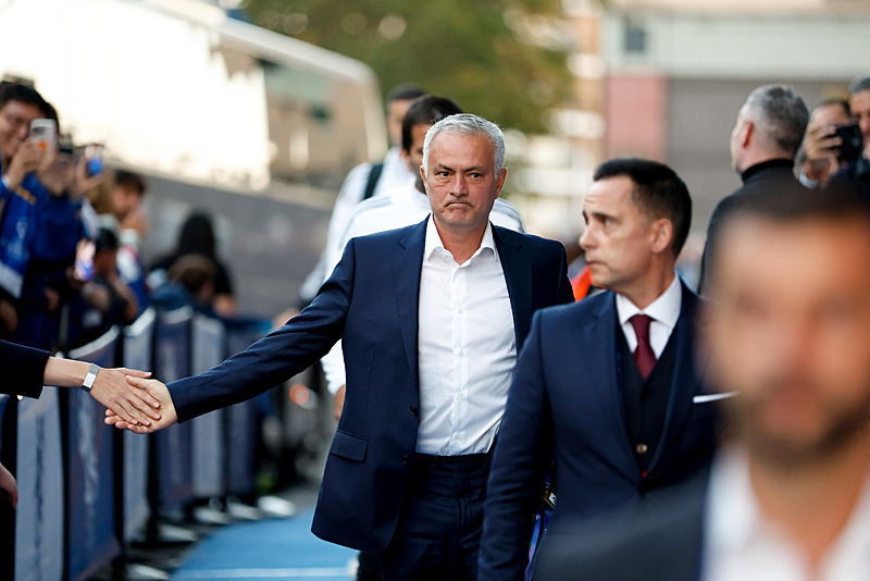 FENERBAHÇE HABERİ - Jose Mourinho’dan Sadettin Saran’a flaş yanıt! Tek cümleyle...