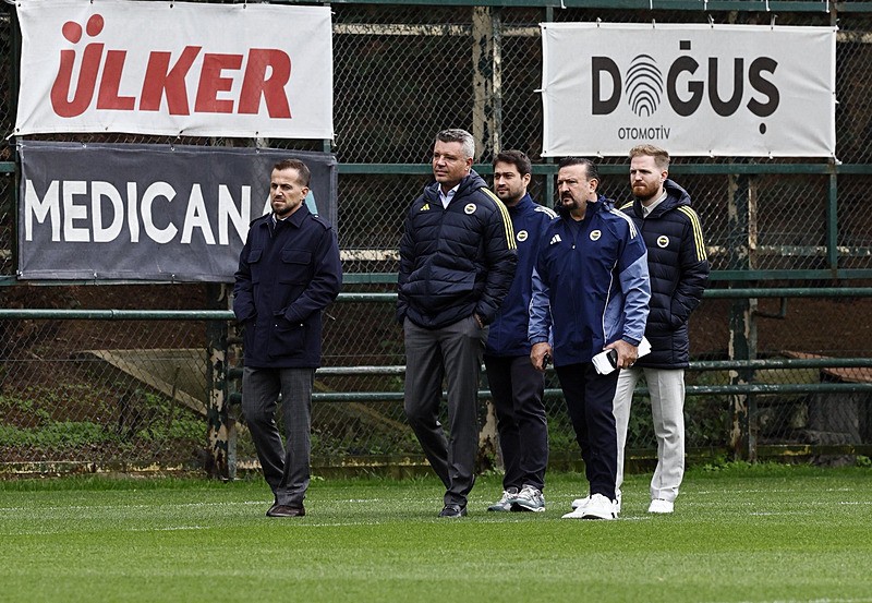 Fenerbahçe’de yaprak dökümü! 4 isimle daha yollar ayrıldı