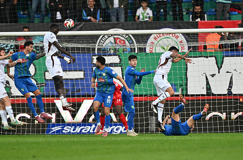 Spor yazarları Çaykur Rizespor-Trabzonspor maçını değerlendirdi