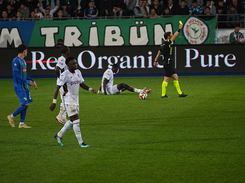 Spor yazarları Çaykur Rizespor-Trabzonspor maçını değerlendirdi