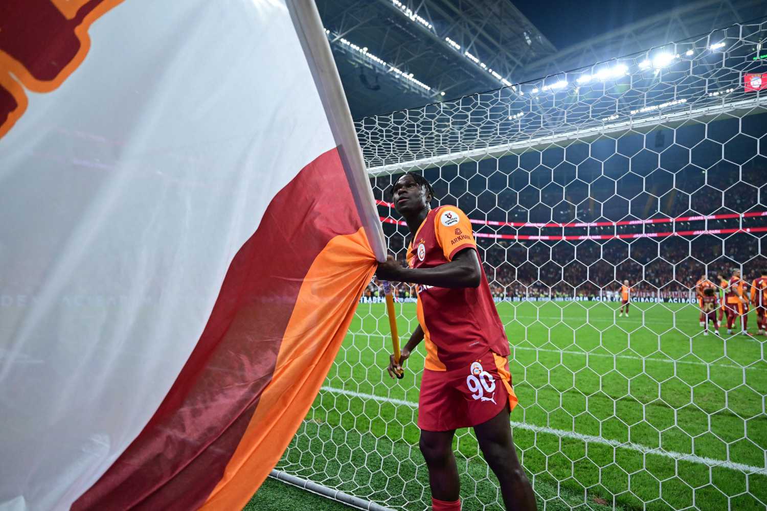 Galatasaray’a Wilfried Singo müjdesi! Teknik heyeti sevindirdi