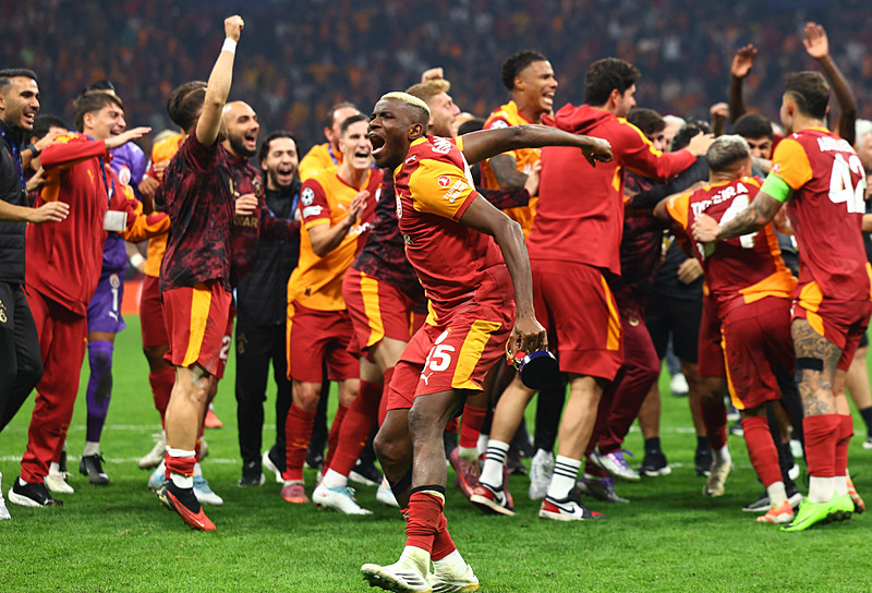 GALATASARAY HABERİ: Victor Osimhen tarihe geçme yolunda! Rakibi Burak Yılmaz