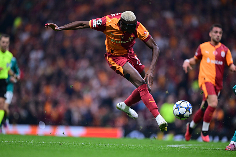 GALATASARAY HABERİ: Victor Osimhen tarihe geçme yolunda! Rakibi Burak Yılmaz