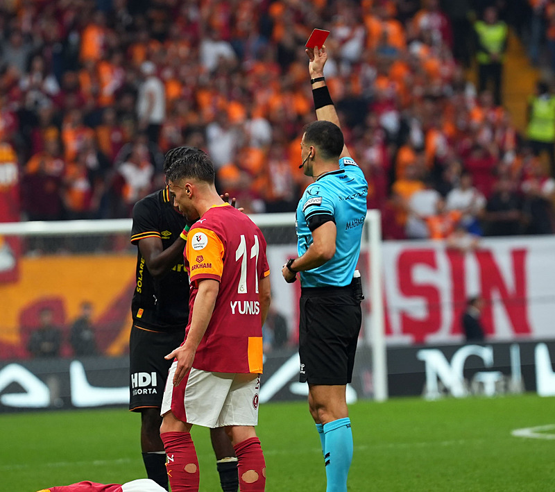 Spor yazarları Galatasaray-Göztepe maçını değerlendirdi